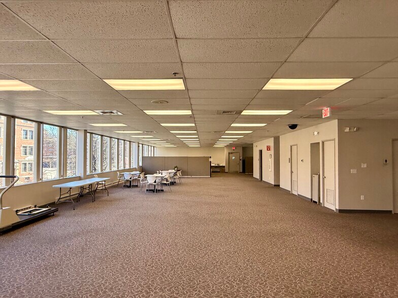 More Photos Of 50 Maple St, Springfield Medical For Lease