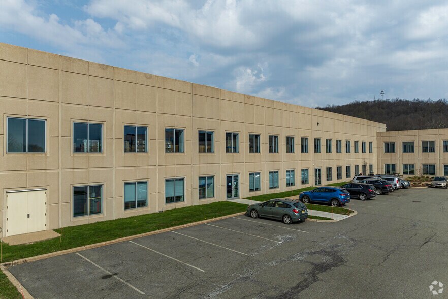 More Photos Of 350 Clark Dr, Mount Olive Office For Lease