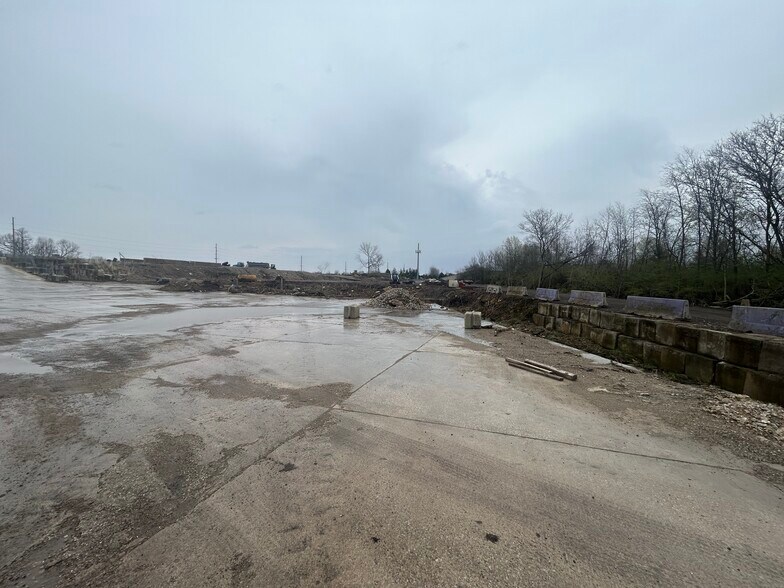More Photos Of 1324 Fort Jesse Rd, Normal Industrial For Sale