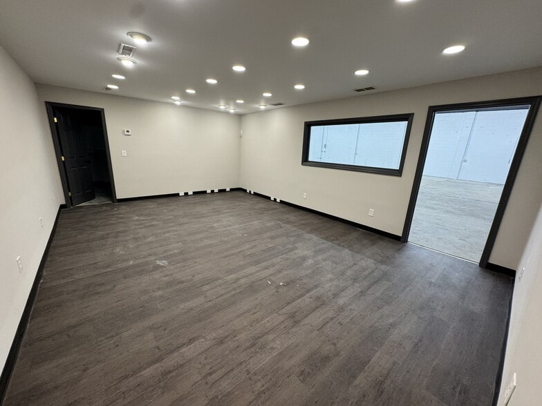 More Photos Of 572 S Nelson Rd, Columbus Unknown For Lease
