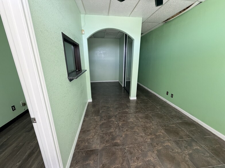 More Photos Of 1410 FM-1960 Bypass Rd E, Humble Unknown For Lease
