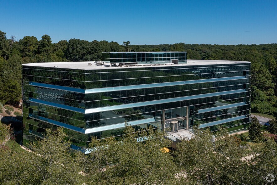 More Photos Of 5400 Glenwood Ave, Raleigh Office For Lease