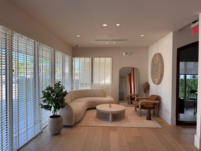 More Photos Of 7320 Biscayne Blvd, Miami Storefront Retail Office For Lease