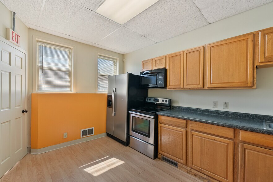 More Photos Of 2319 Vinton St, Omaha Office Residential For Sale