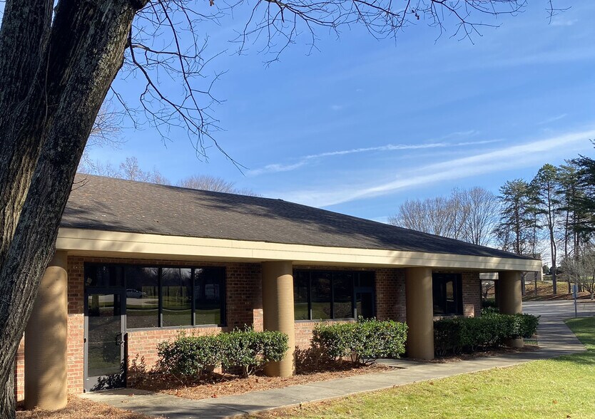 More Photos Of 4259 Piedmont Pky, Greensboro Office For Lease