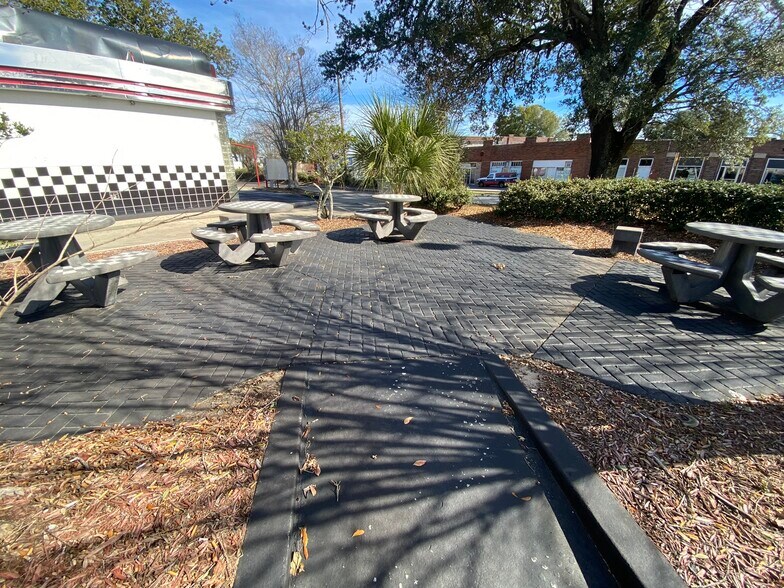More Photos Of 4200 Barrancas Ave, Pensacola Freestanding For Lease