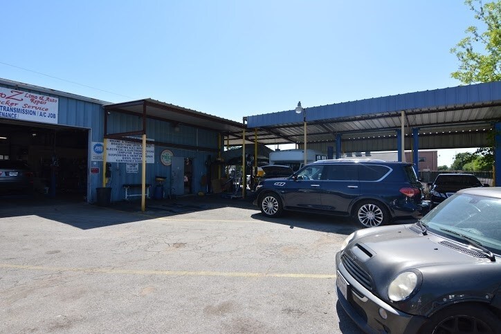 More Photos Of 8921 Daffodil Ave, Houston Auto Repair For Sale
