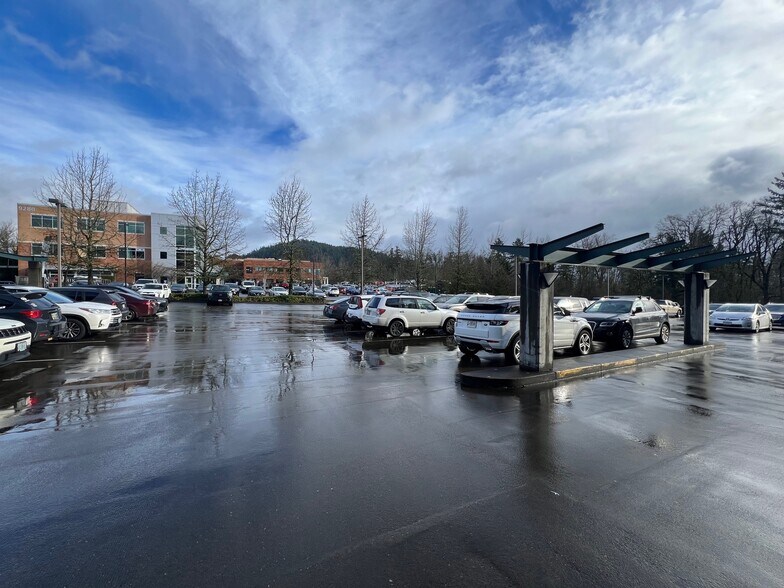 More Photos Of 9200 SE Sunnybrook Blvd, Clackamas Office For Lease