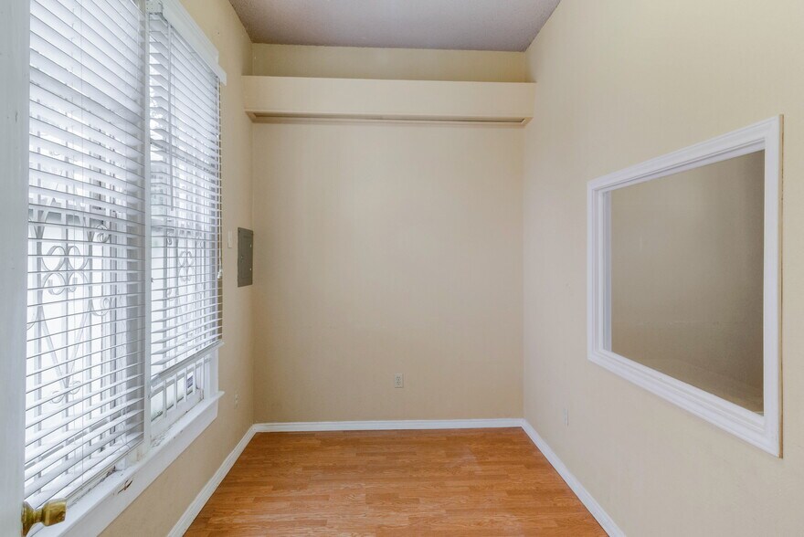 More Photos Of 1818 San Pedro Ave, San Antonio Office Residential For Sale