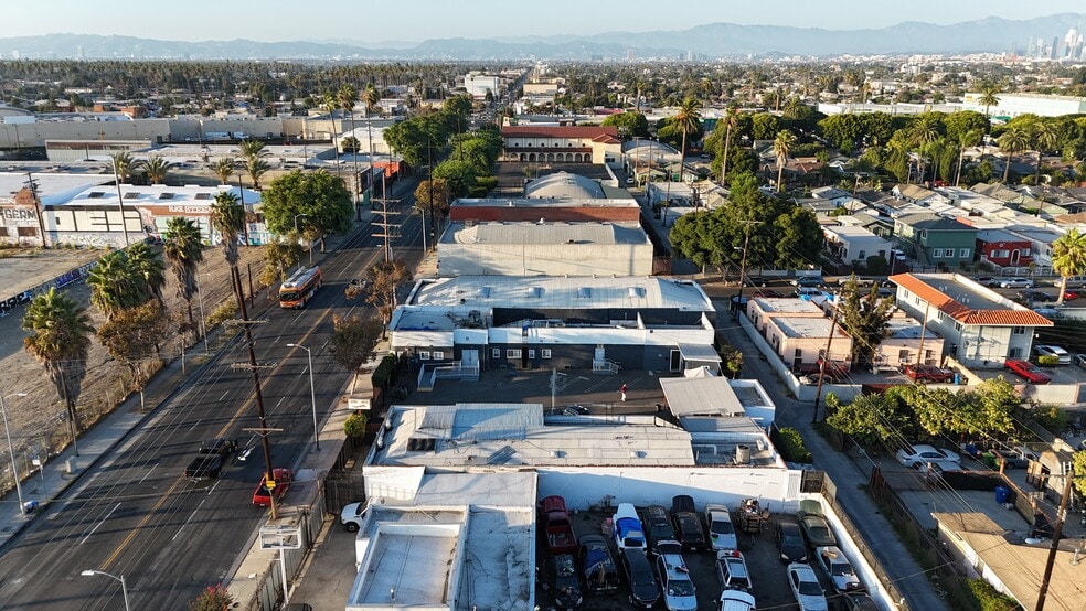 More Photos Of 6006 S Western Ave, Los Angeles Warehouse For Sale