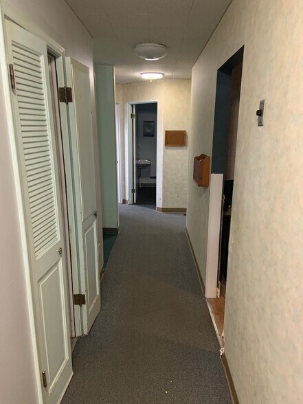 More Photos Of 26831 Woodward Ave, Huntington Woods Medical For Lease