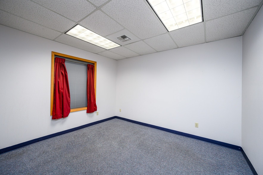 More Photos Of 2260-2270 NE McDaniel Ln, Mcminnville Medical For Lease