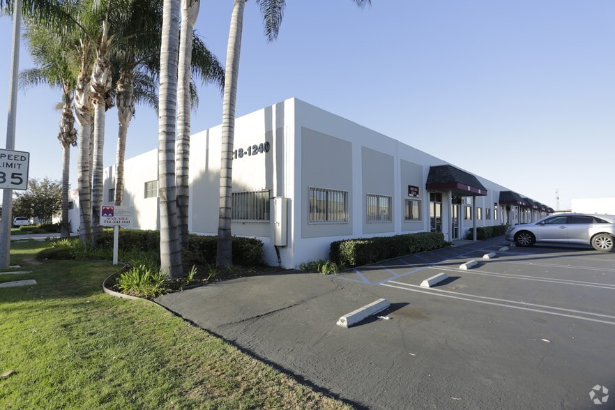 Primary Photo Of 1218-1240 S Lyon St, Santa Ana Manufacturing For Lease
