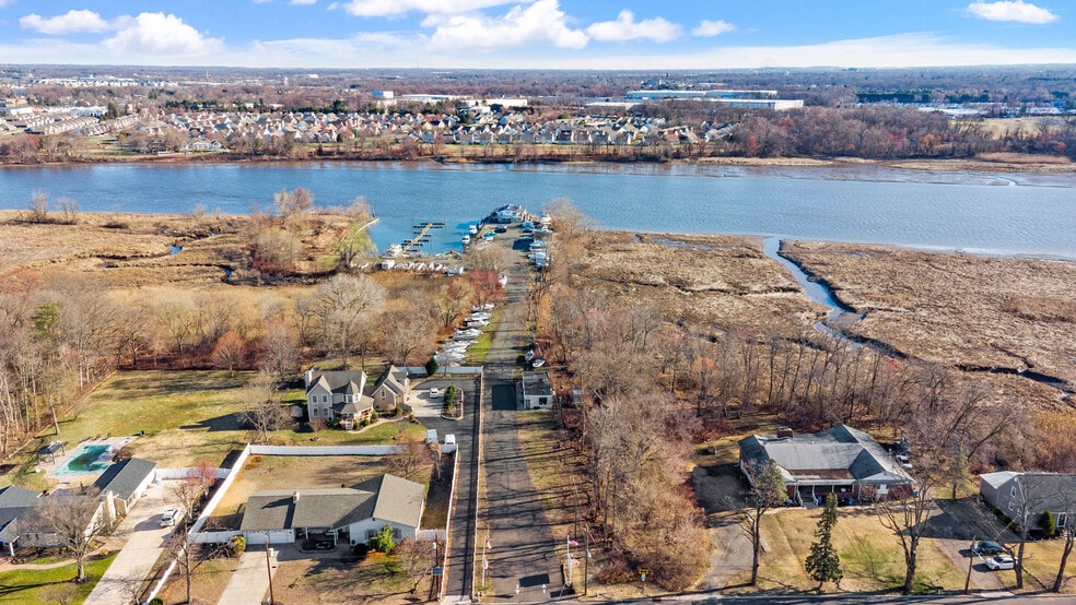 More Photos Of 625 Harrison St, Riverside Marina For Sale