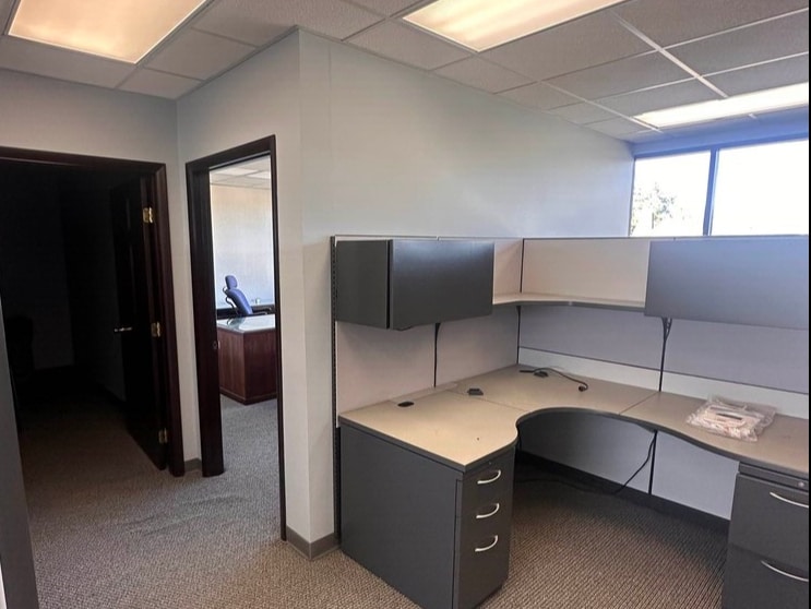 More Photos Of 1730 N Limestone St, Springfield Loft Creative Space For Lease