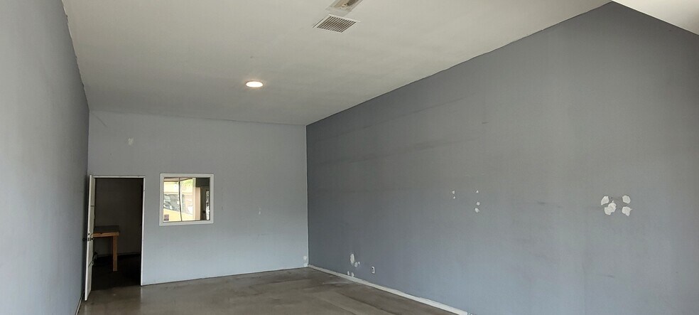 More Photos Of 6184 Atlantic Ave, Long Beach Storefront For Sale