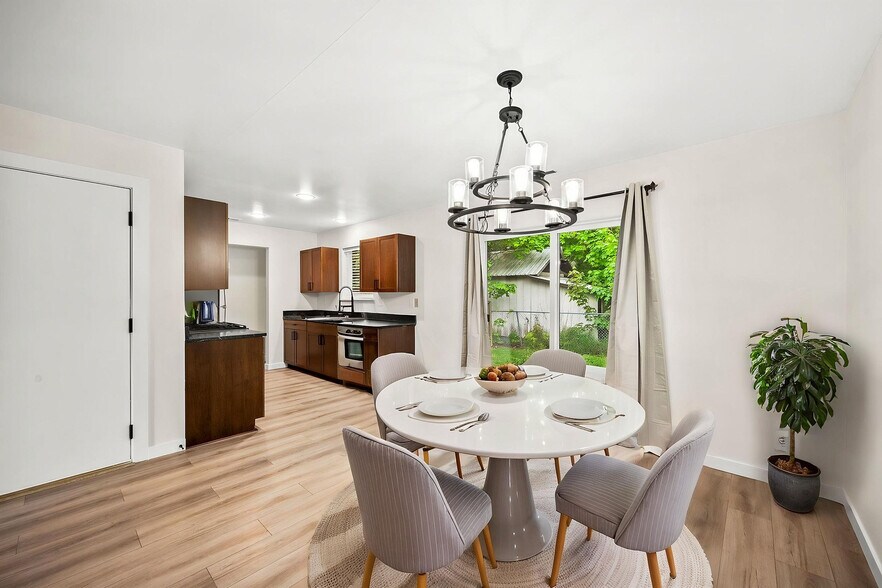 More Photos Of 1717 Main St, Sandpoint Apartments For Sale