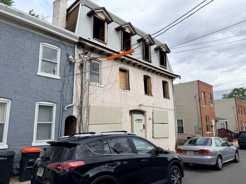 More Photos Of 1115 Upland St, Chester Apartments For Sale