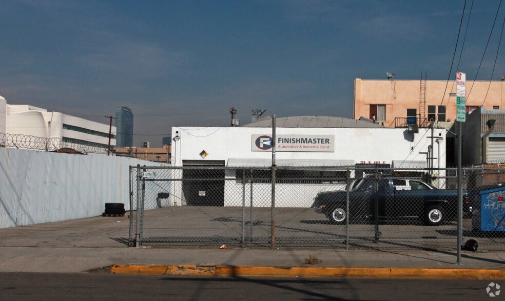 More Photos Of 235 W 24th St, Los Angeles Service For Sale