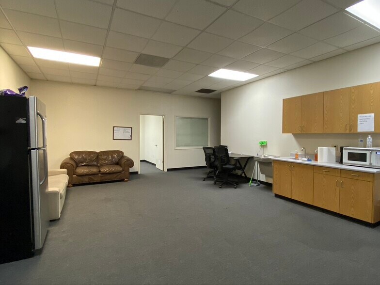 More Photos Of 1224 6th St, Modesto Warehouse For Lease