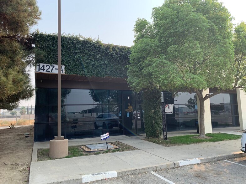 More Photos Of 1427 S Lexington St, Delano Light Manufacturing For Lease