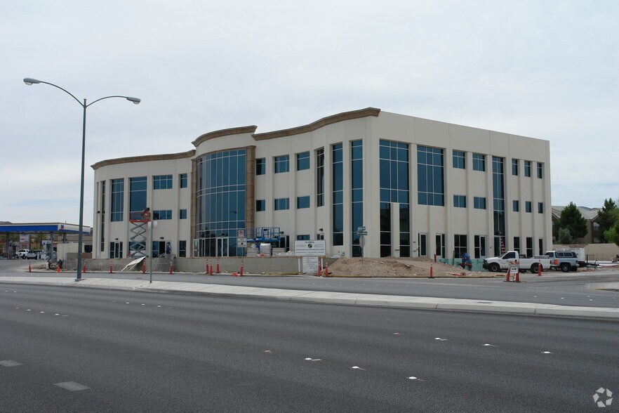 More Photos Of 2705 W Horizon Ridge Pky, Henderson Medical For Lease