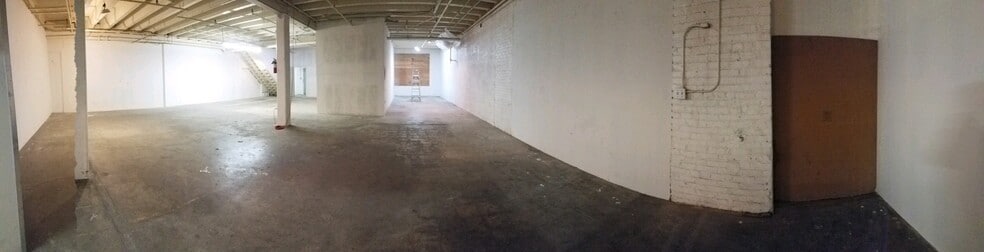 More Photos Of 2000-2010 W 62nd St, Los Angeles Warehouse For Sale