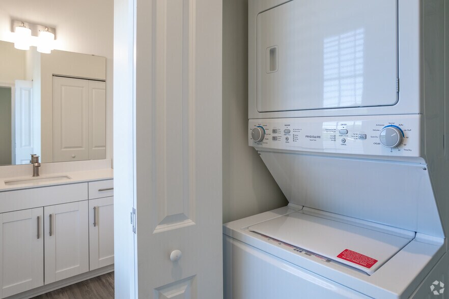 More Photos Of 214 Red Cross St, Wilmington Apartments For Lease