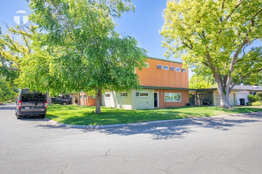 More Photos Of 1449 Claremont Way, Sacramento Apartments For Sale