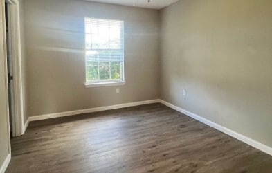 More Photos Of 409 E Woodward St, Vienna Apartments For Sale