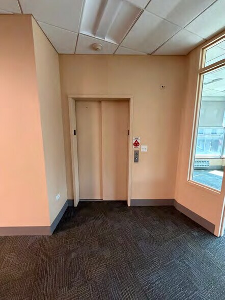 More Photos Of 1640 W Fullerton Ave, Chicago Bank For Sale