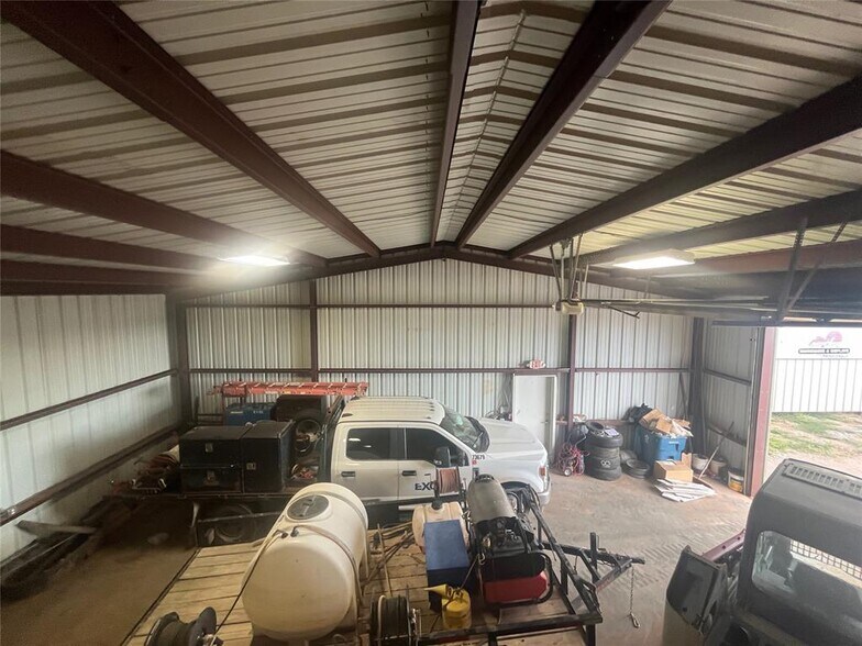 More Photos Of 2901 E Highway 37, Tuttle Flex For Sale