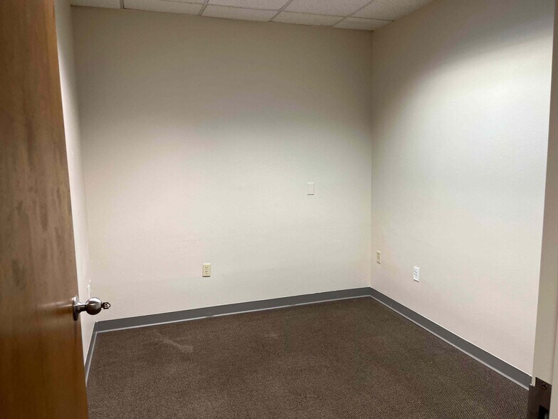More Photos Of 4502 35th St, Orlando Office Residential For Lease