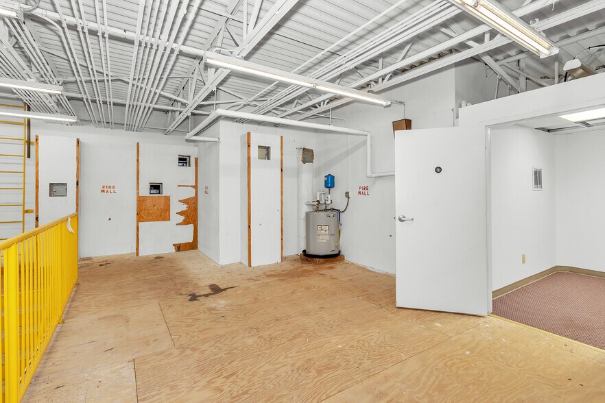 More Photos Of 2300 Wynnton Rd, Columbus Drugstore For Lease