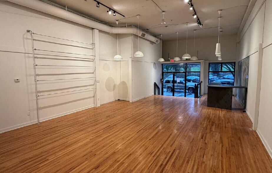 More Photos Of 153 1st St E, North Vancouver Storefront For Lease