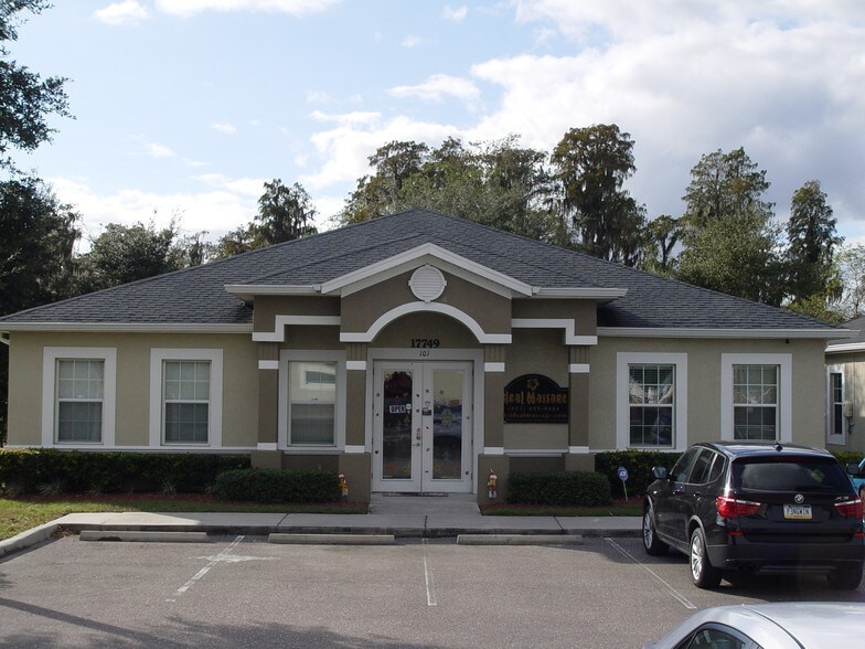 Primary Photo Of 17749 Hunting Bow Cir, Lutz Medical For Sale