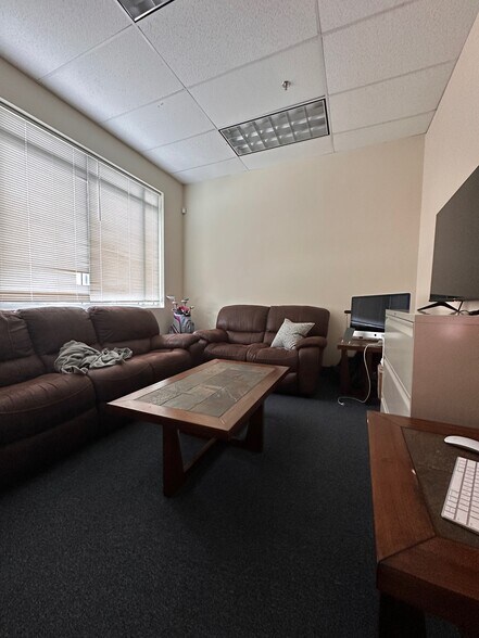 More Photos Of 2860 W State Road 84, Fort Lauderdale Office For Lease