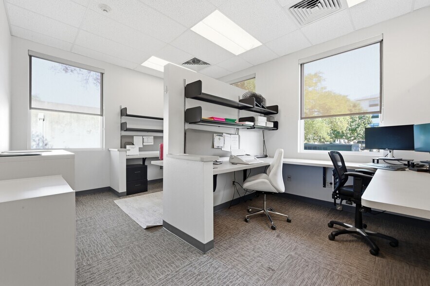 More Photos Of 333 E Highway 290, Dripping Springs Office For Lease