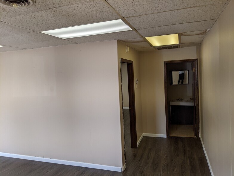 More Photos Of 6500 W Main St, Belleville Coworking Space