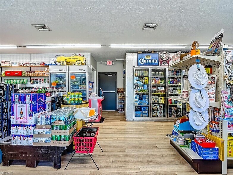 More Photos Of 4443 Loblolly Bay Rd, LaBelle General Retail For Sale