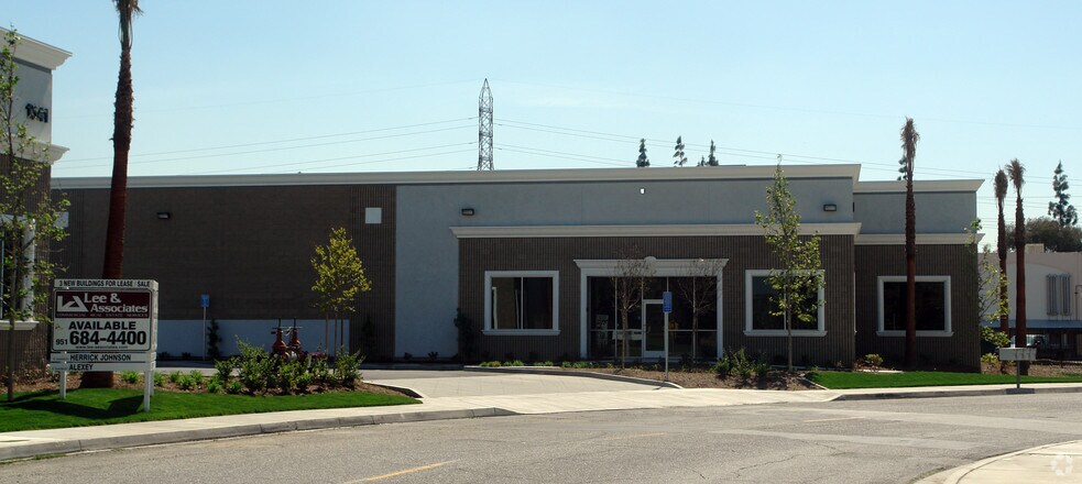 More Photos Of 1331 Riverview Dr, San Bernardino Service For Lease