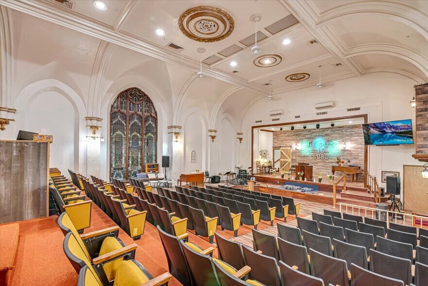 More Photos Of 837 W Linden St, Allentown Religious Facility For Sale