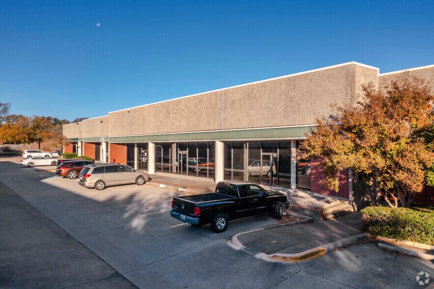 More Photos Of 850 N Dorothy Dr, Richardson Unknown For Lease