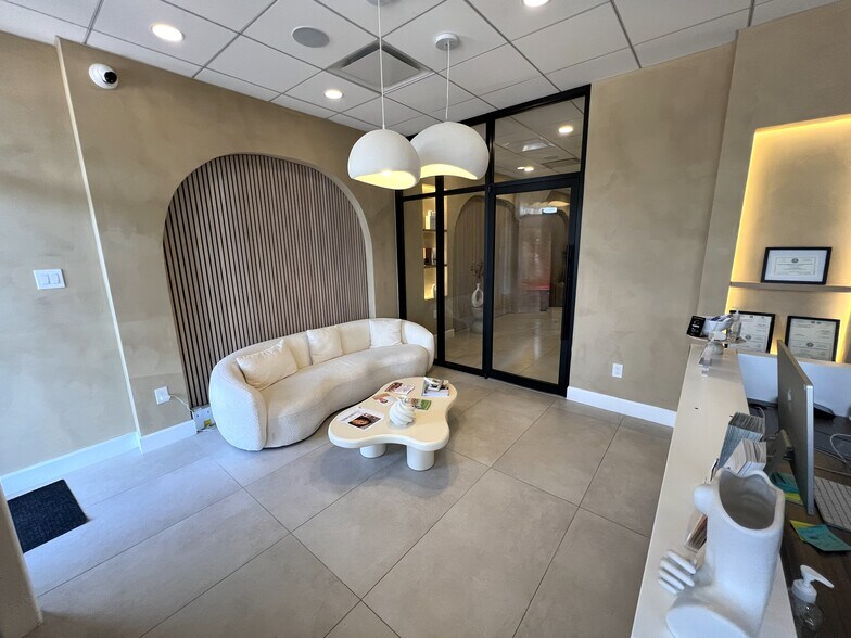 More Photos Of 16616-16744 Champion Forest Dr, Spring Unknown For Lease