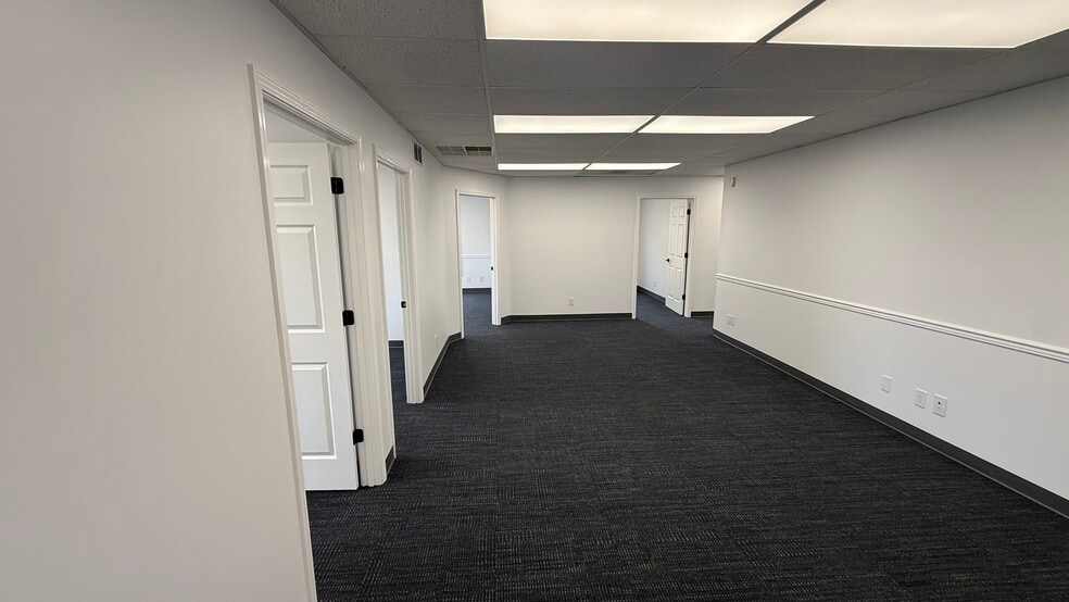 More Photos Of 11801 Brinley Ave, Louisville Medical For Lease