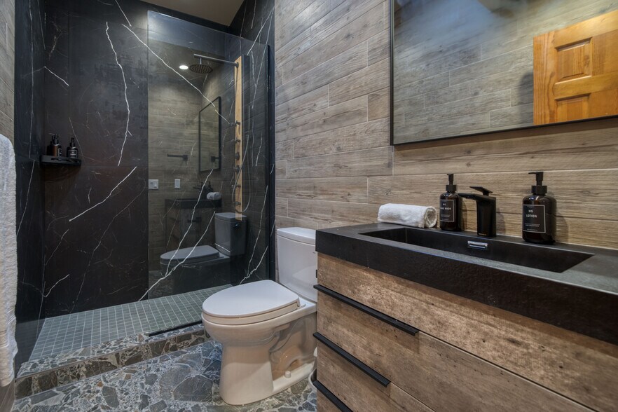 More Photos Of 218 NY-296, Windham Hotel For Sale
