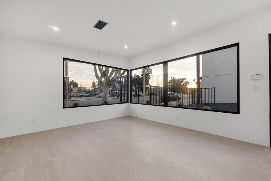 More Photos Of 17733 Chatsworth St, Granada Hills Auto Repair For Lease