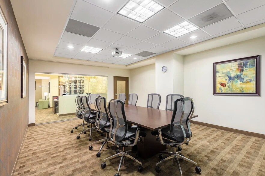 More Photos Of 3340 Peachtree Rd NE, Atlanta Office For Lease