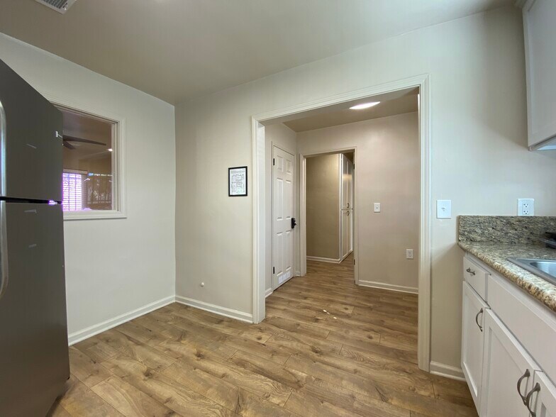 More Photos Of 525 W Kettleman Ln, Lodi Office For Lease