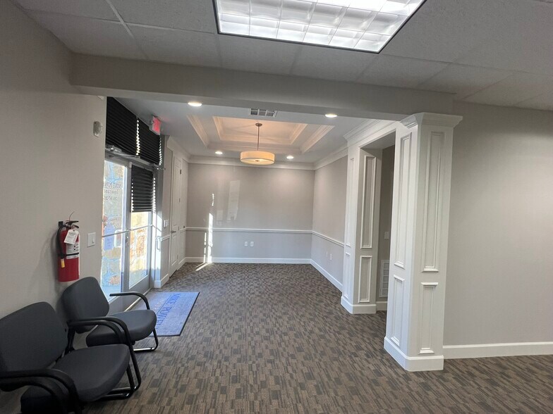 More Photos Of 20008 Champion Forest Dr, Spring Office For Sale